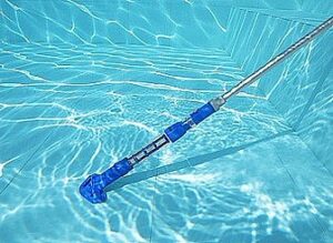 שואב נטען לתחתית הבריכה 58649 BESTWAY USB – תמונה 2